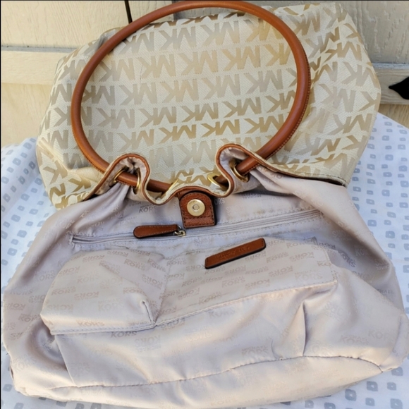 Michael Kors Signature Canvas & Leather Brown Cream EW Ring Tassel Shoul… - Picture 11 of 16